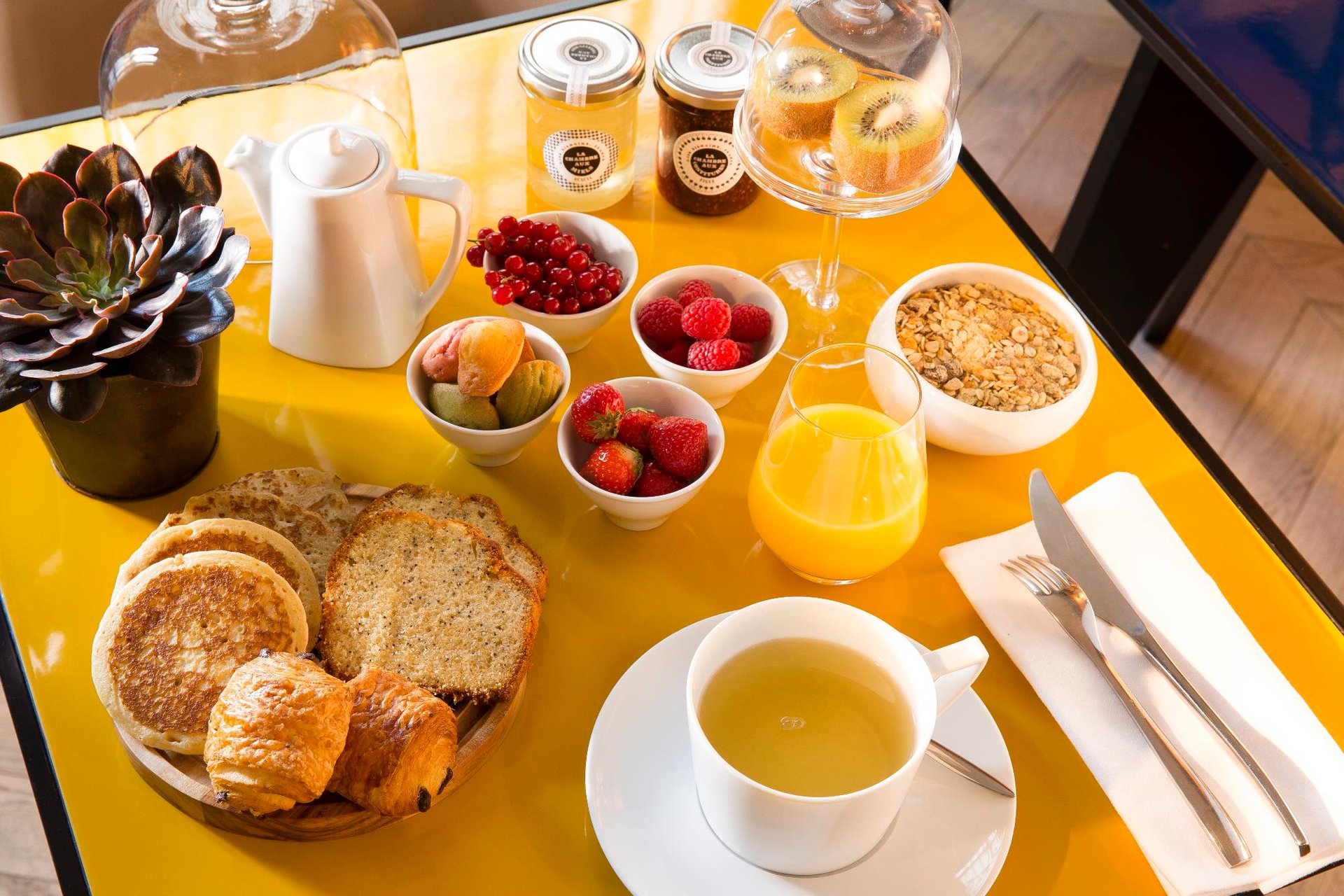 Hotel Les Matins de Paris Breakfast