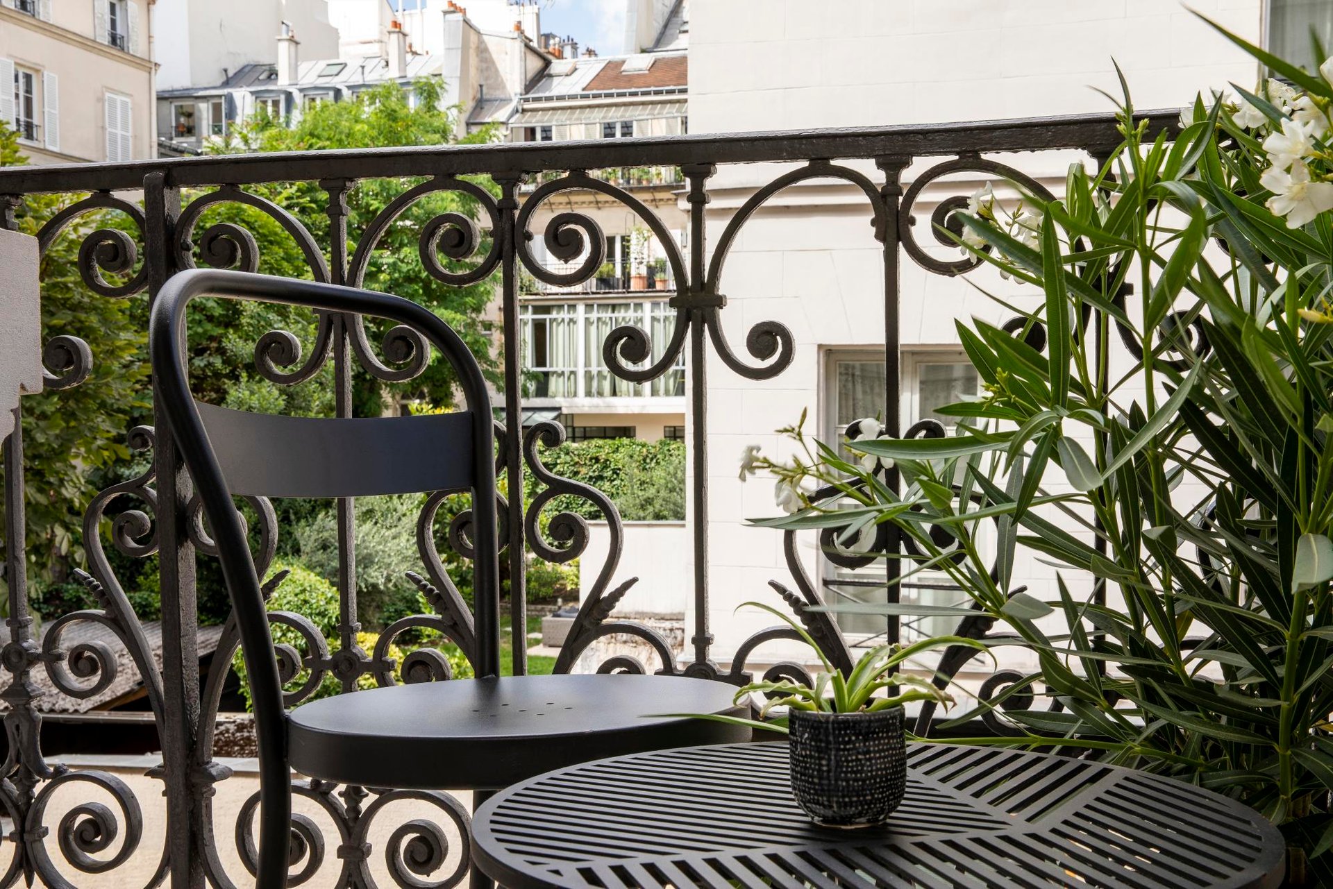 Hotel Les Matins de Paris Executive Room Balcony